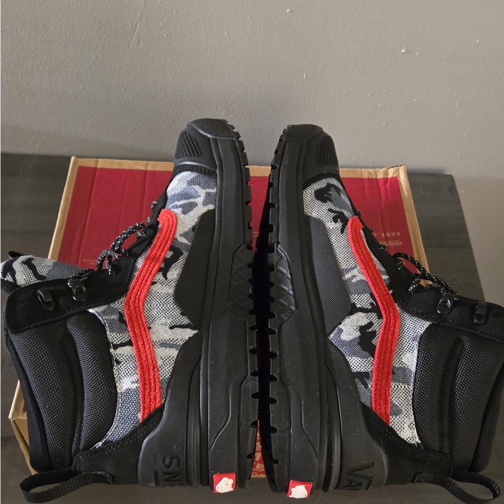 Size 13 Vans UltraRange EXO Arctic Camo High-Top Boots - Black, Red, Gray NWT - Picture 8 of 8